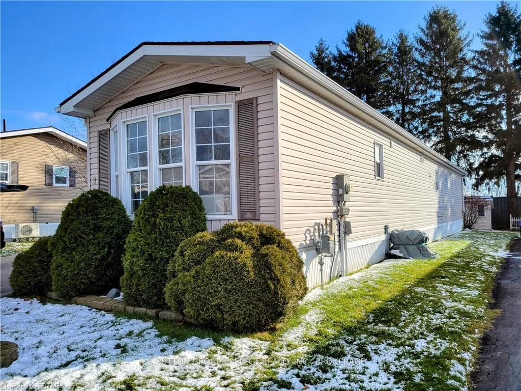 25 Thames Road 8, St. Marys, On N4x 1g1