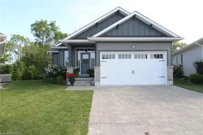 46 Sunrise Lane, Lambton Shores, On N0m 1t0