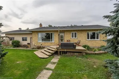 9460 Hickory Drive, Adelaide Metcalfe, On N7g 3h3