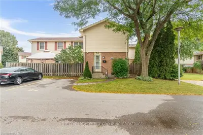 230 Clarke Road E 54, London East, On N5w 5p5