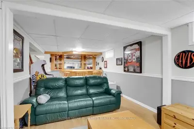 41 Hart Crescent, London South, On N6e 3a3