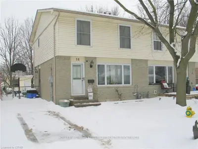 16 Inverary Road, London North, On N6g 3l6