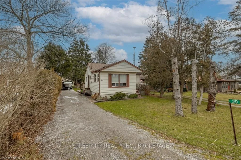 29 Turkey Point Road, Norfolk County, On N0e 1t0