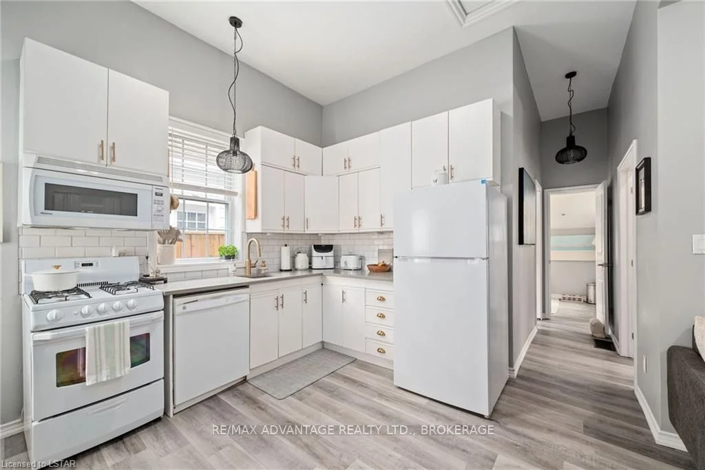 656 Lorne Avenue, London East, On N5w 3k5