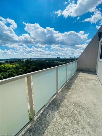 573 Mornington Avenue 1103, London East, On N5y 4t9