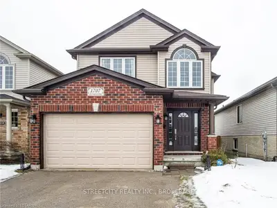 1707 Cherrywood Trail, London North, On N6h 0c8