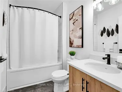 1076 GAINSBOROUGH Road 204, London North, ON N6H 5L5