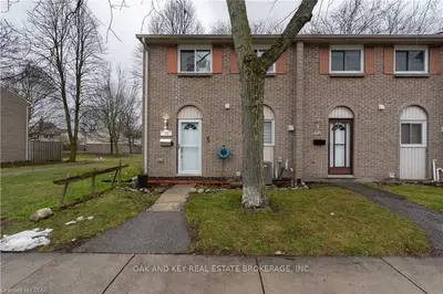 166 Southdale Road 105, London South, On N6j 2j1
