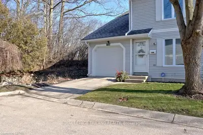 120 Centre Street 108, London South, On N6j 4x4