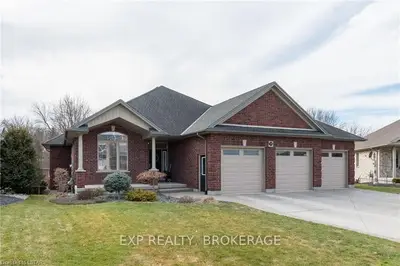 378 Macdonalds Street, Strathroy-caradoc, On N7g 3b1