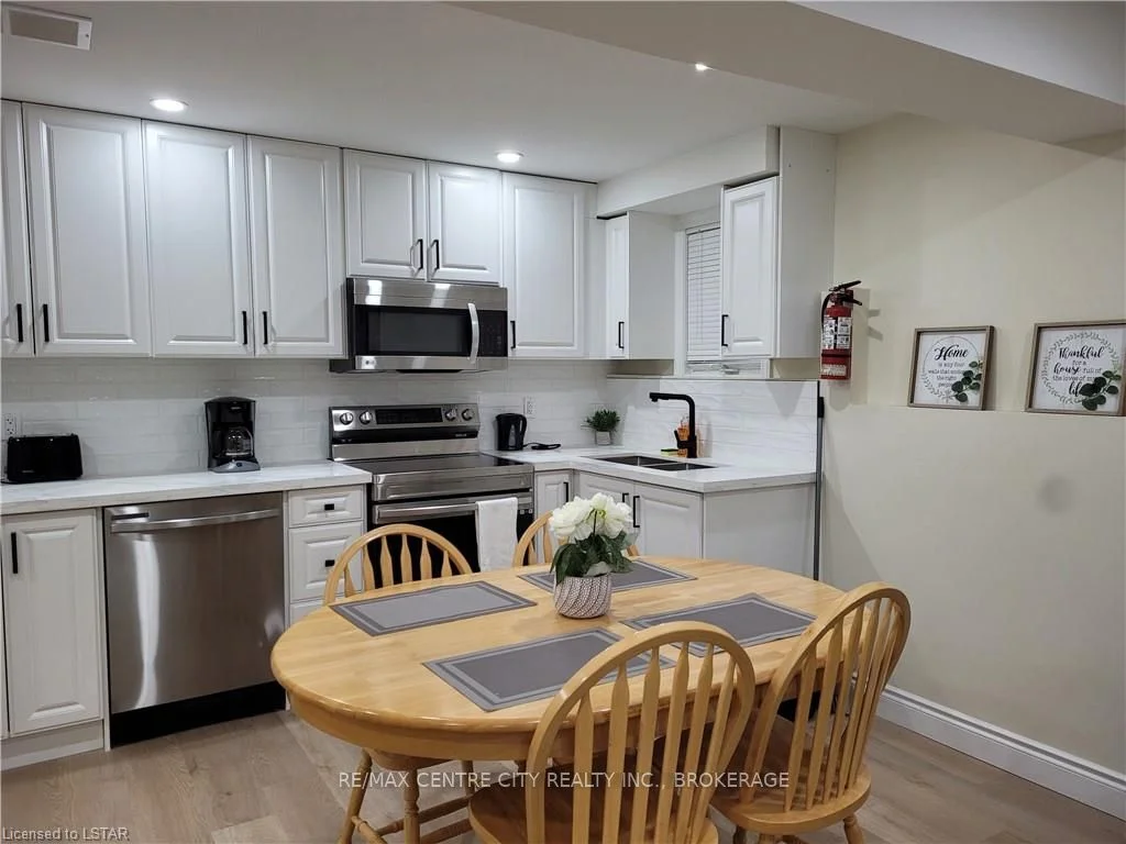 266 Elizabeth Street 2 (lower), Southwest Middlesex, On N0l 1m0