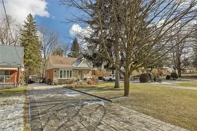 368 Byron Boulevard, London South, On N6k 2l7