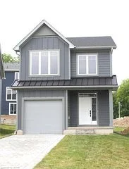 172 JULIE Crescent, London South, ON N5Z 3X4