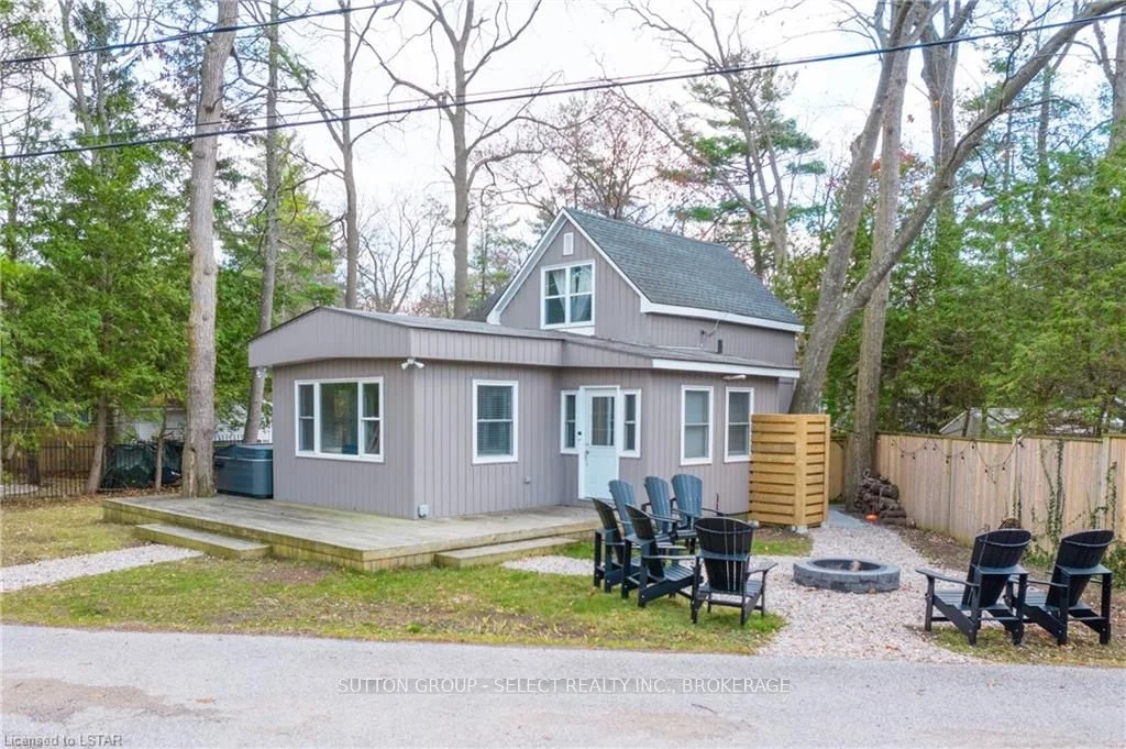 42 Shoreline Drive N, Lambton Shores, On N0m 1t0
