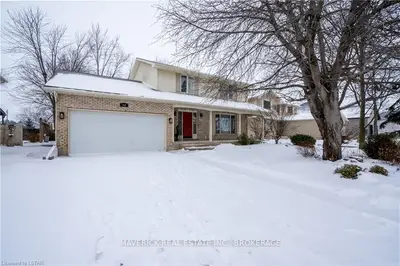 162 John Street, South Huron, On N0m 1s1