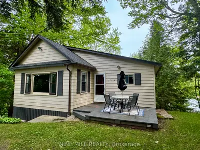 1117-5 Bert Sims Road, Muskoka Lakes, ON P0B 1M0