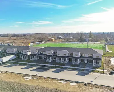 6921 Royal Magnolia Avenue, London South, On N6p 1h5
