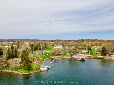 255 Thousand Islands Parkway, Front Of Leeds & Seeleys Bay, On K0e 1l0