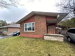 17 Daleview Avenue 2, Peterborough, On K9j 1l6