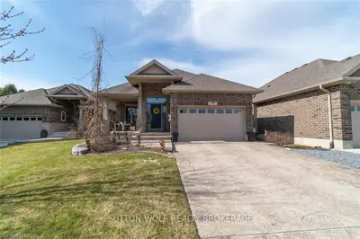 296 Mogg Street 30, Strathroy-caradoc, On N7g 0c6