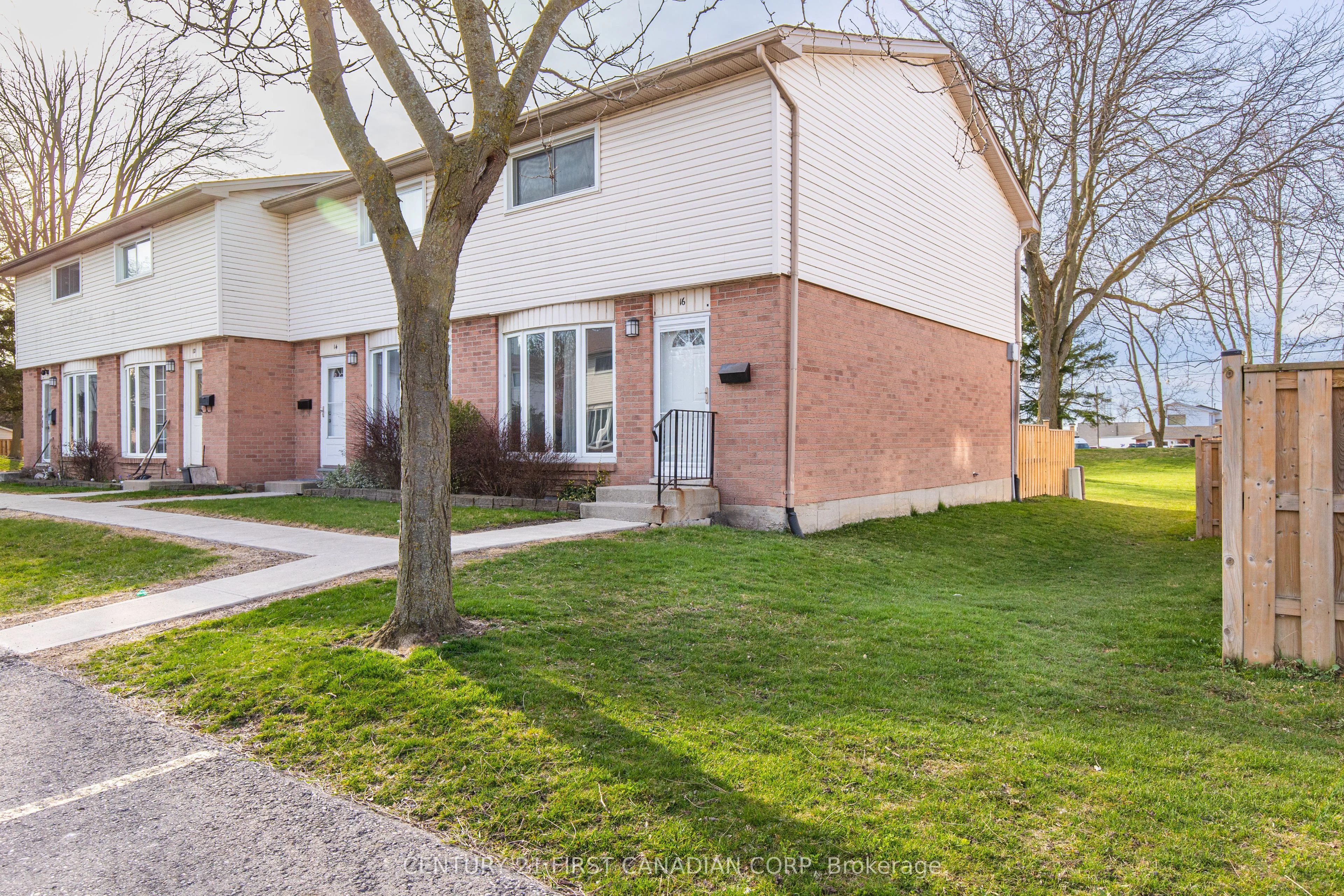 700 Exeter Road 16, London South, On N6e 1l2