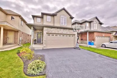 8516 Milomir Street, Niagara Falls, On L2h 0b6