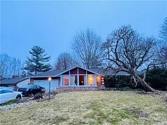 194 Deer Park Circle Main, London North, On N6h 3c1