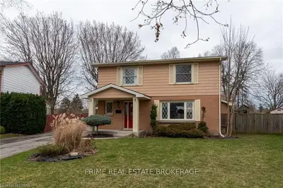 72 Antrim Crescent, London South, On N6e 1g8