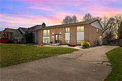 264 Mogg Street, Strathroy-caradoc, On N7g 2g9