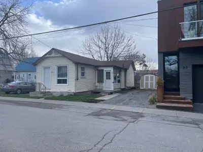 39 West Street N, Prince Edward County, On K0k 3l0