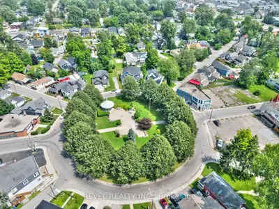 18 QUEENS Circle, Fort Erie, ON L0S 1B0