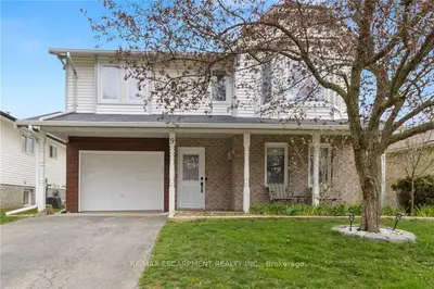 9 Hobart Crescent, Brantford, On N3p 1t5