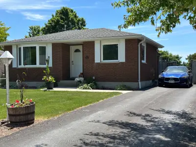 562 Zone Street, Plympton-wyoming, On N0n 1t0