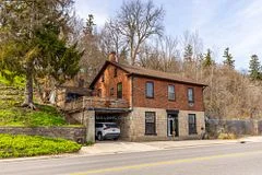 138 Fountain Street S, Cambridge, ON N3H 1H9