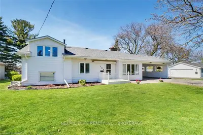 124 Holcroft Street W, Ingersoll, On N5c 2b8