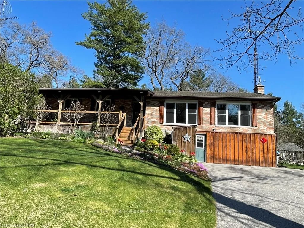 9987 Port Franks Estate Drive, Lambton Shores, On N0m 2l0