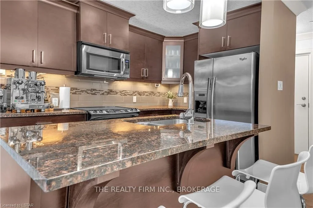 320 SUGARCREEK Trail 104, London North, ON N6H 0G3