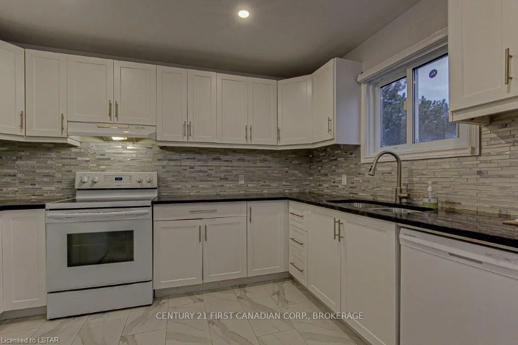 55 ASHLEY Crescent 35, London South, ON N6E 3R8