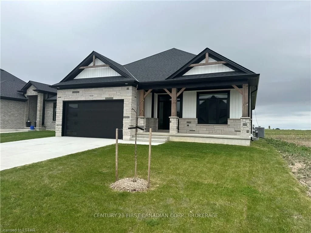 658 Ketter Way, Plympton-wyoming, On N0n 1t0