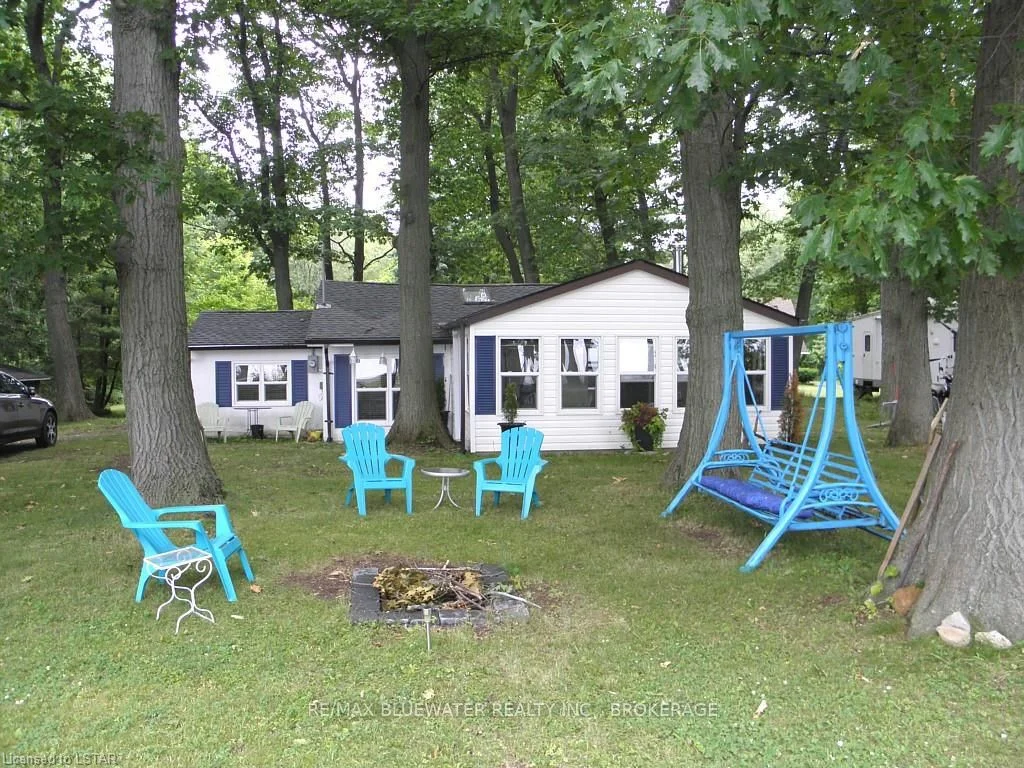9700 Lake Road, Kettle Point 44, On N0n 1j1