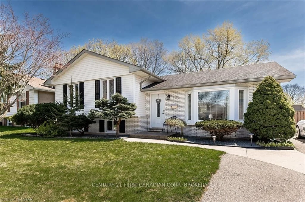 1348 GLENORA Drive, London North, ON N5X 1T7