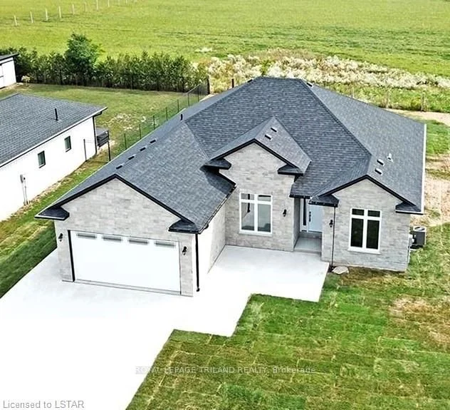 176 Elizabeth Street, Lambton Shores, On N0m 2n0