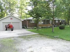 6136 London Road, Lambton Shores, On N0n 1j2