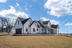 4 James Street, Strathroy-caradoc, On N0l 1t0