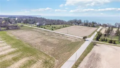 8164 Hillsboro Road, Plympton-wyoming, On N0n 1j6