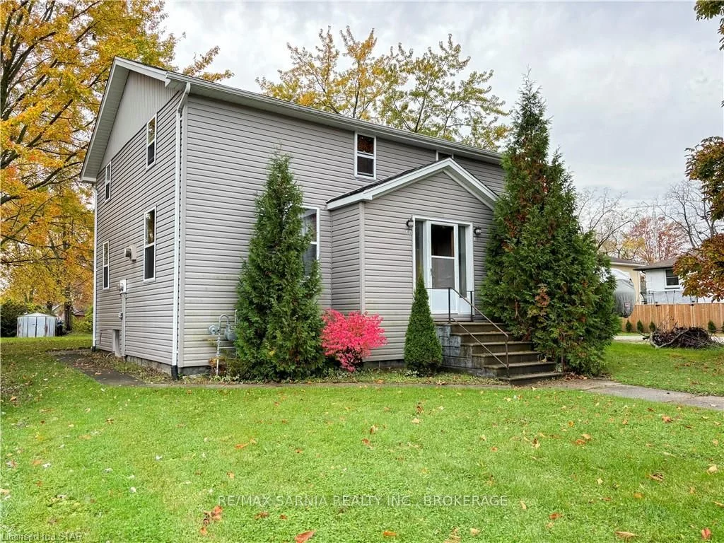 530 Erie Street, Plympton-wyoming, On N0n 1t0