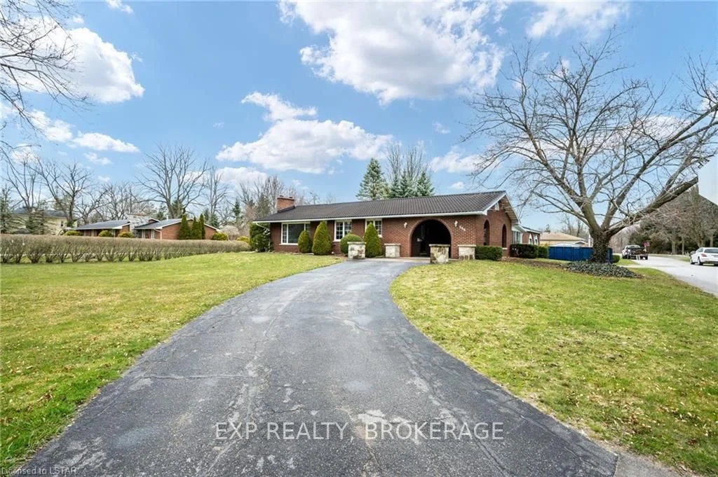 296 Hastings Street Avenue, North Middlesex, On N0m 2k0
