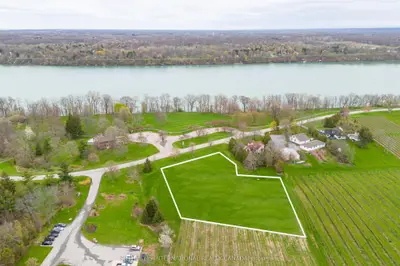15936 Niagara River Park, Niagara-on-the-lake, On L0s 1j0