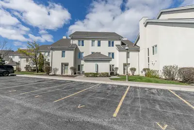 110 Fairway Court 212, Blue Mountains, On L9y 0p8