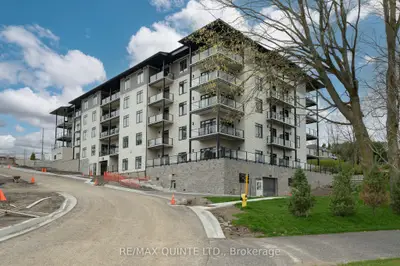 17 Cleave Avenue 306, Prince Edward County, On K0k 2t0